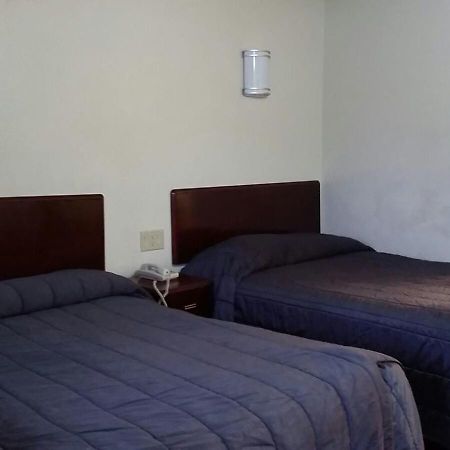 Sierra Inn South El Monte Phòng bức ảnh